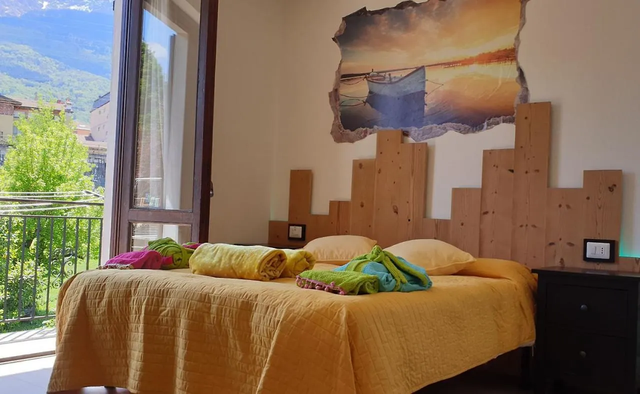 Villa Lago Foreground - Pet Friendly Stay- Garden-Parking-Lake View- Bike Friendly Holiday House Colico Holiday home