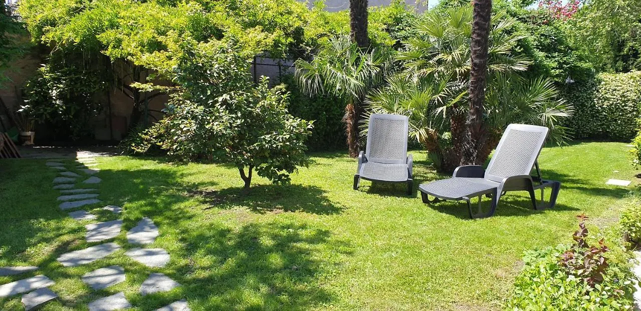 Holiday home Villa Lago Foreground - Pet Friendly Stay- Garden-Parking-Lake View- Bike Friendly Holiday House Colico